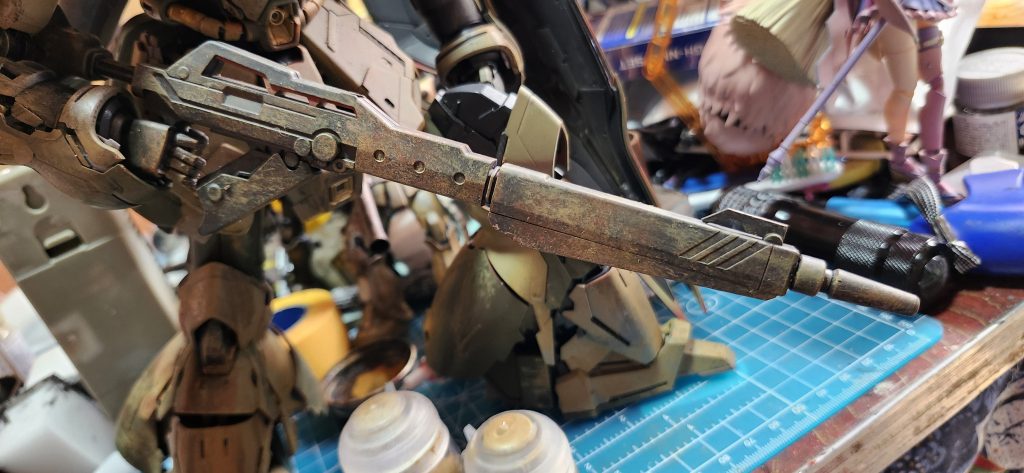 ➀チッピング(シルバーのドライブラシも可)➁赤錆と茶錆でドライブラシ➂サンドカラーでウォッシング④テクニカルのサンドカラーでドライブラシ