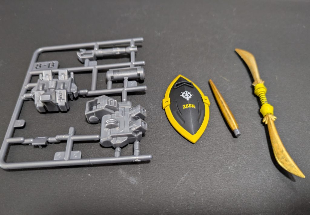 EXパーツには、なんとバックパックが2つも付きます‼️これはもう一体、ゲルググを欲しくなりますね😂さすがの販売戦略w何故かシールドだけは塗装済みでした😁&nbsp;少し遊んでみました