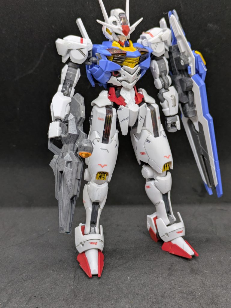 最近塗装しようとすると天気に恵まれないため、エアブラシを自重し筆塗りで作っています。エアブラシの時はラッカー系ですが、筆塗りの時は水性塗料を使用しているので、家族の反応も悪くないです。乾くのも案外と早く、水性塗料の進化を感じます。