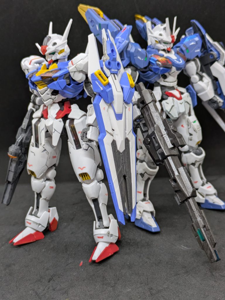 塗装はクレオスの水性塗料、水星の魔女カラーを使用しました。ホワイトとブルーはおすすめの塗料です。水性塗料メインの方は他のガンダムにも似合うと思うので、使ってみてはいかがでしょうか？