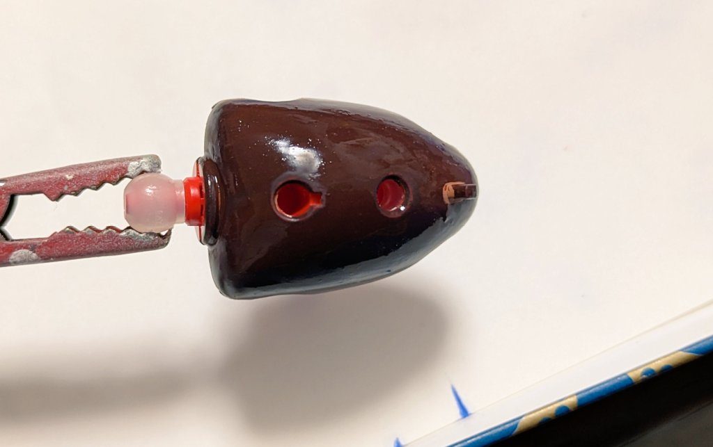 当初の予定ではこんな色味でした(ポスカ　ダークブラウン使用)。しかし、乾燥続きの気候のせいかポスカがうまくのらなかったため、急遽アクリル絵具に路線変更。商品名もチョコレート色です(笑)