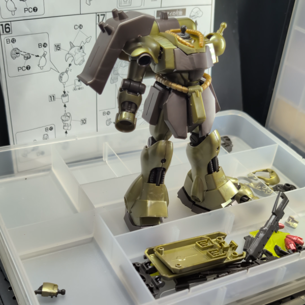 ギラドーガアクシズショックver素組み完了しました☺️大好きな量産機なので凄く楽しかったです✨️今度はミキシングしていきたいです✨動画は↓（2枚目）