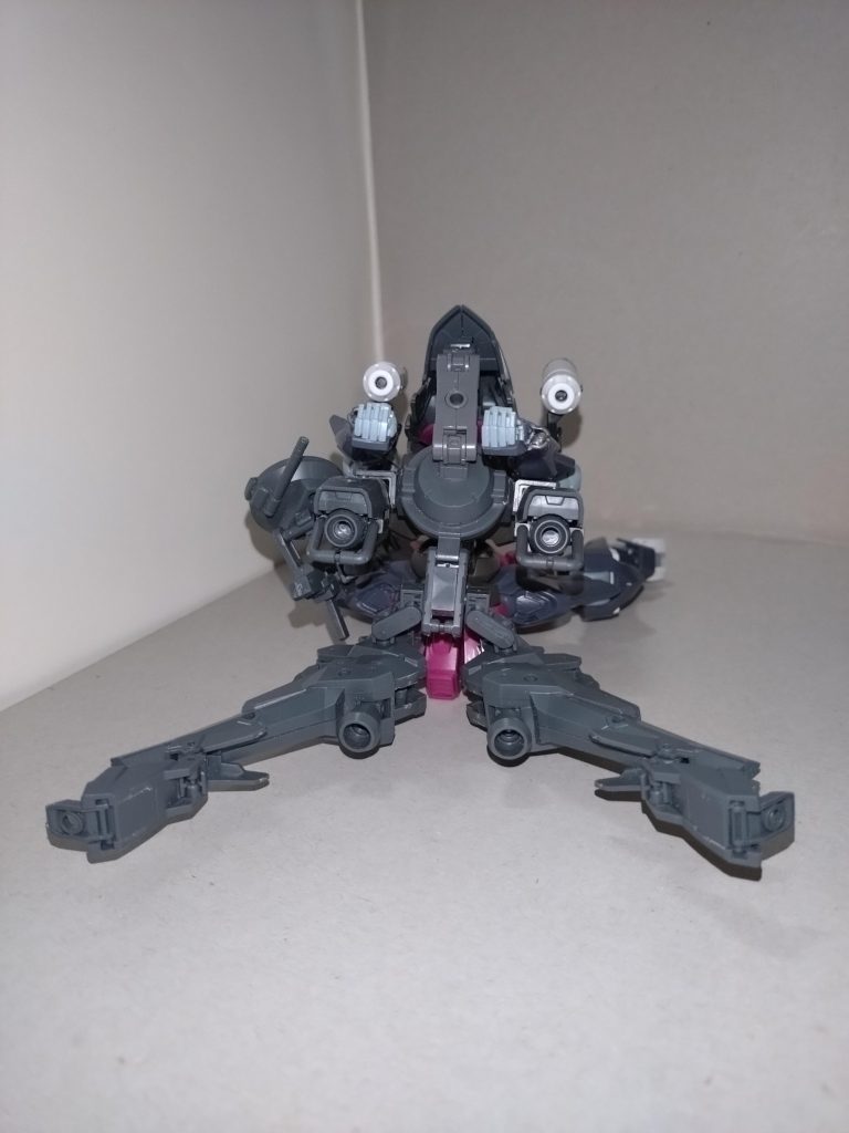 ちなみに真上から見るとX状のシルエットを形成する。