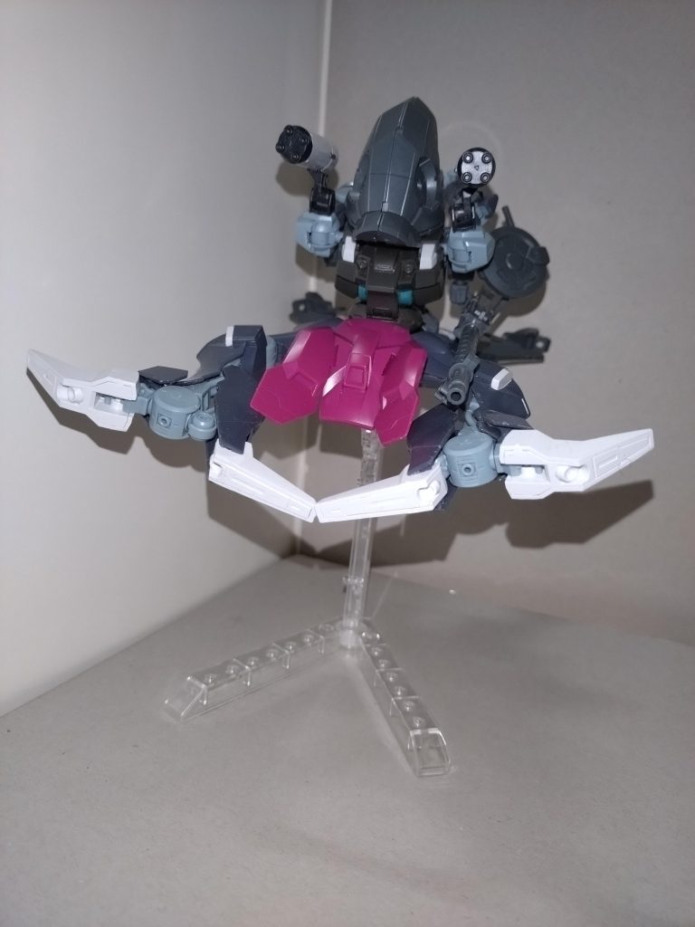 【MA形態用の武装】フォノンメーザー砲脚部にあり、前方限定ながらビームをある程度曲げられる。なおMA形態では、ビームスマートガンを使えなくなる。