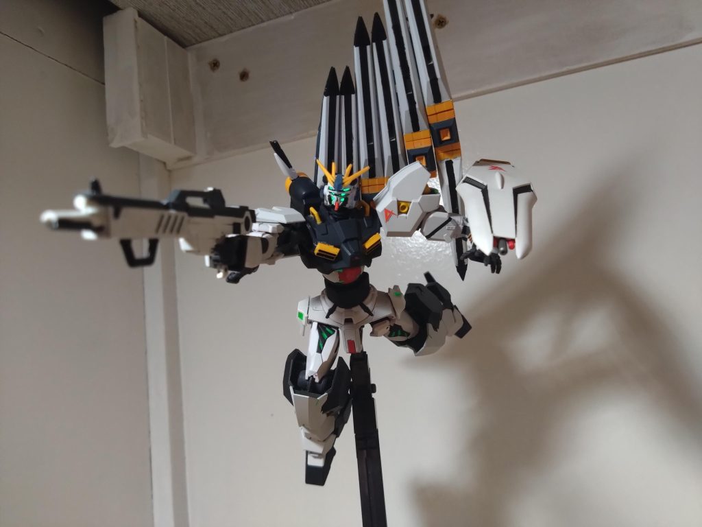 武装もアレンジを加えています!GQuuuuuuXの特徴、パイプとかも増やしてみたり…