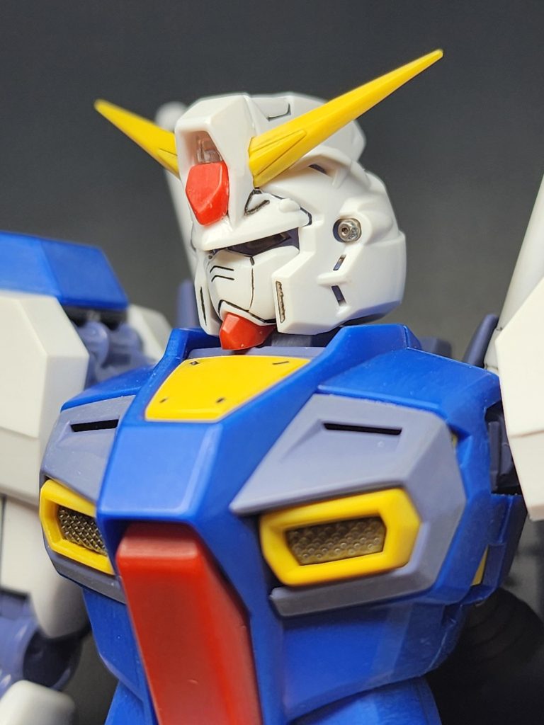 バルカンや排熱口等はガンダムマーカーのアイアンで塗りました最近のガンマカは発色も良くて塗りやすくて技術の進歩を感じます