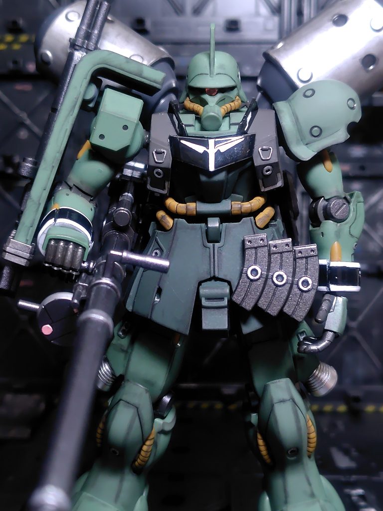 モノアイHアイズ化。ところでギラズールの全身の白丸ってバーニア？飾り？白の部分塗装は苦手なので今回は全部シルバーに変えています。エングレービング部はエナメルふき取り法で塗装。ギルボアさん...(gundam-kao9)