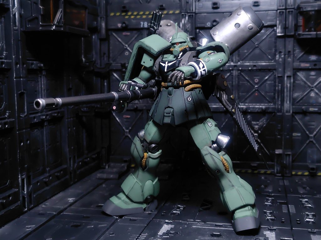 箱絵風。塗装ハゲが怖いのでポージングは無理のない範囲だけです(zaku-kao4)関節とハンドパーツは黒鉄色。ギルボアさん...(gundam-kao9)