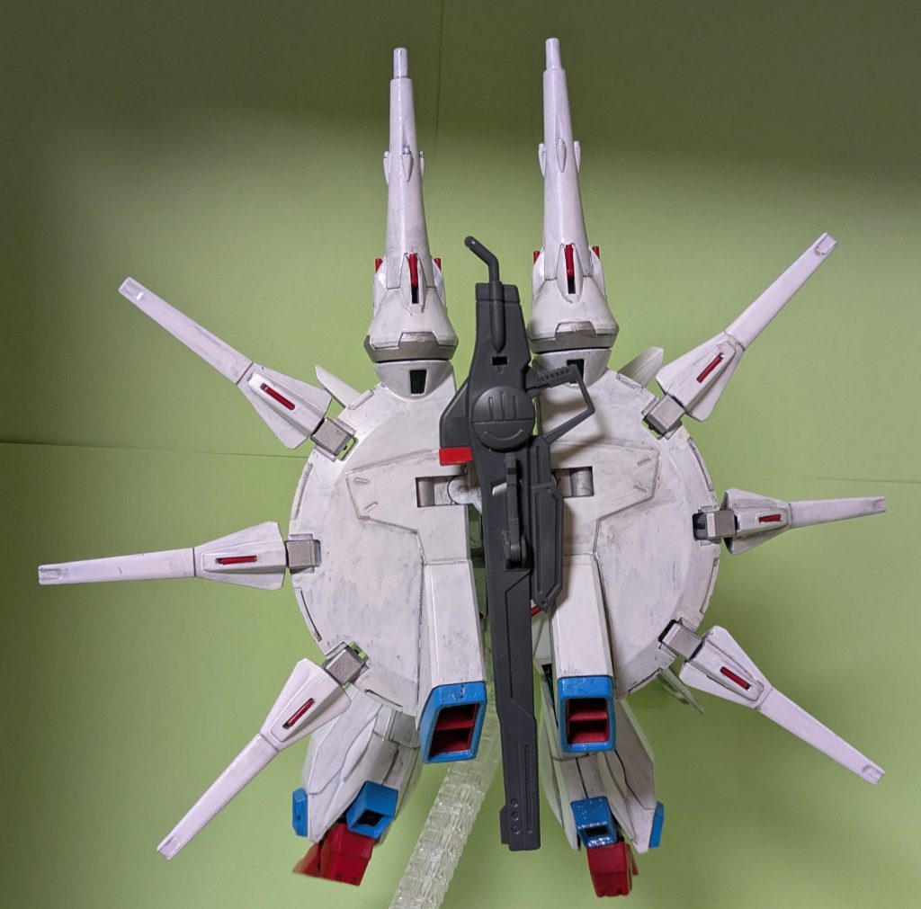 試作レールガンもマウント可能。