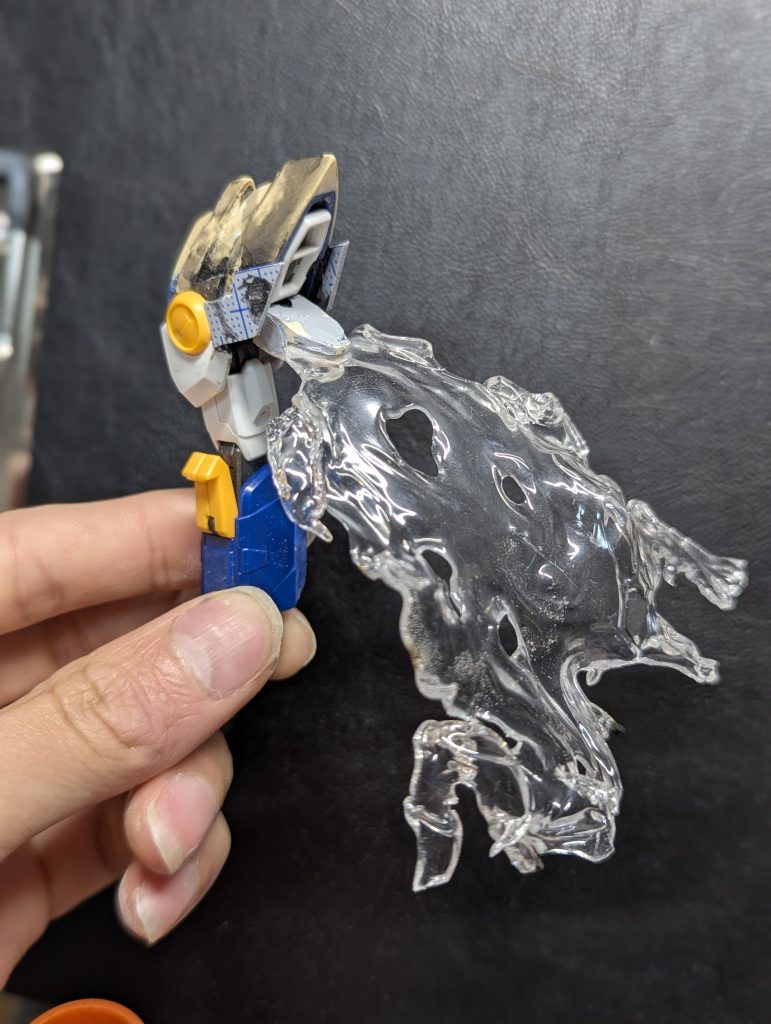 ビームマントは100均の透明プラ板をいい感じに熱して再現しました