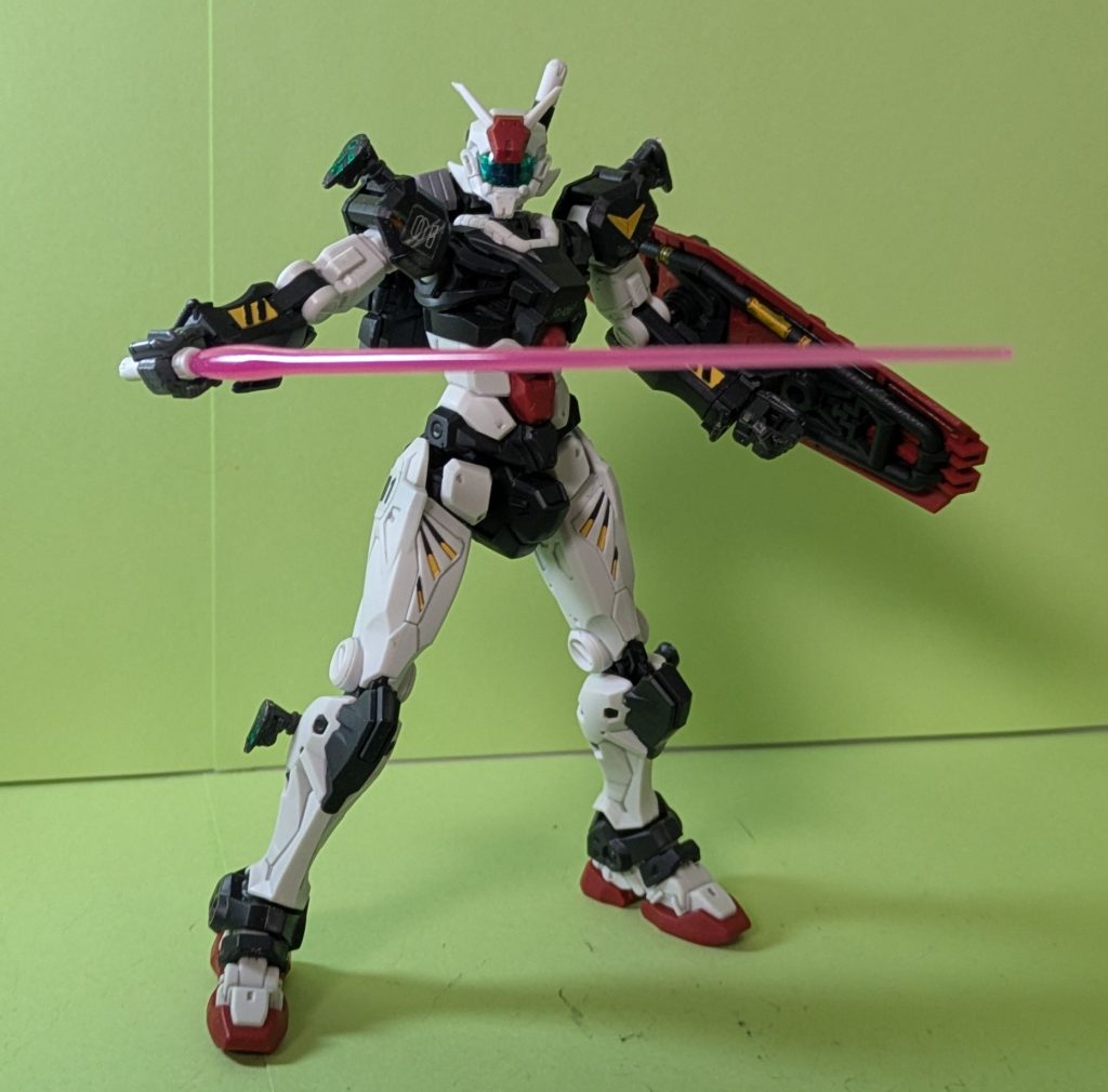 肩部リバーシブルで地球連邦本軍のマーキング仕様にできる。