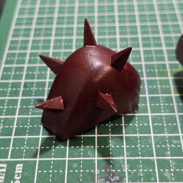 劇場版キルケーの魔女に触発されて買ったメッサー。F01は前作で捕獲されたガウマンが搭乗していた機体（今作ではM型が登場）。使用感を出すべく筆塗り&スポンジ塗装に挑戦中。（2枚目）