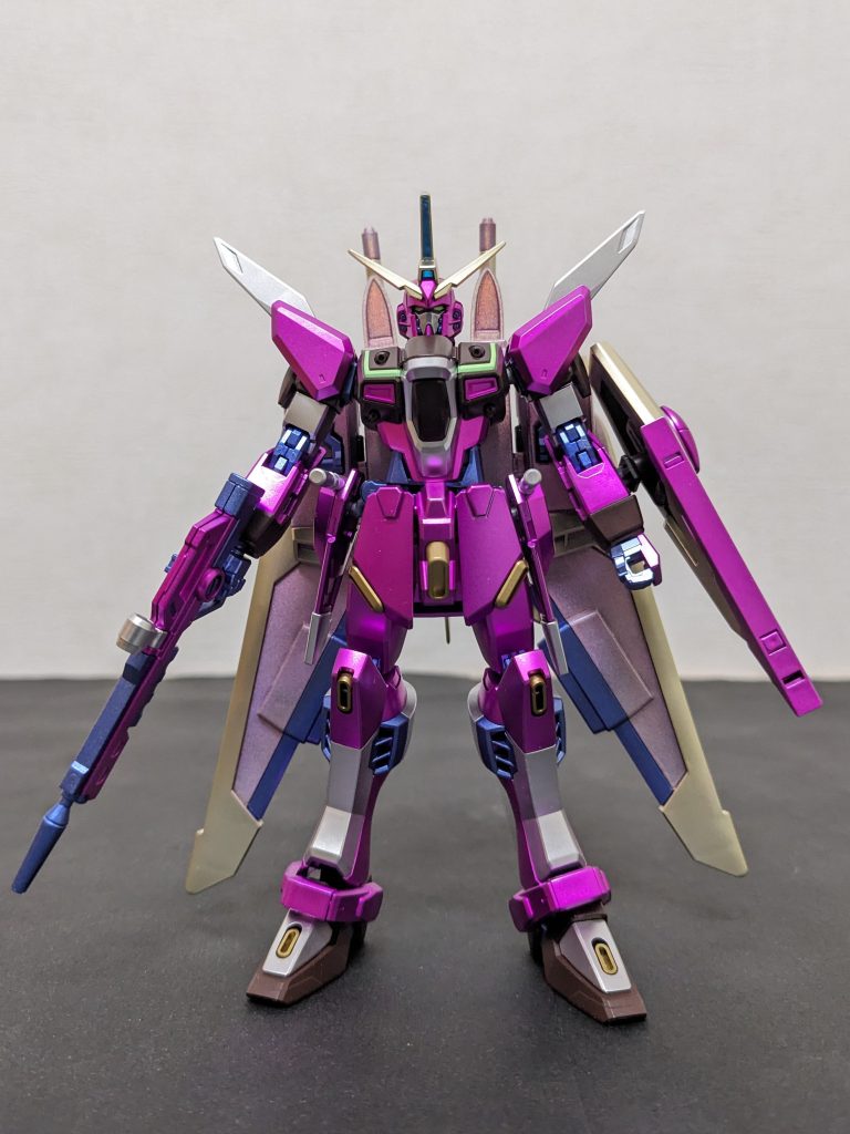 アナザーコン、間に合わず・・・😭正面です。ホントはコイツもアナザーコン目指して作ってたんですが、急に仕事が立て込んでたやら、スパロボYクリアしたら急にヤマトとたくさんのガンダムが出るVがやりたくなって2周目始めちゃったりやらで、なかなか制作時間が確保できず、タイムアップでした・・・💦悔しいので❓コンプリート企画に参加します😆‼️