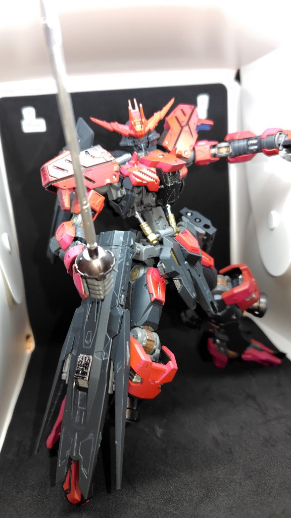 MG シャア専用ガンダムヴィダール–5枚目/制作者：ウナギ