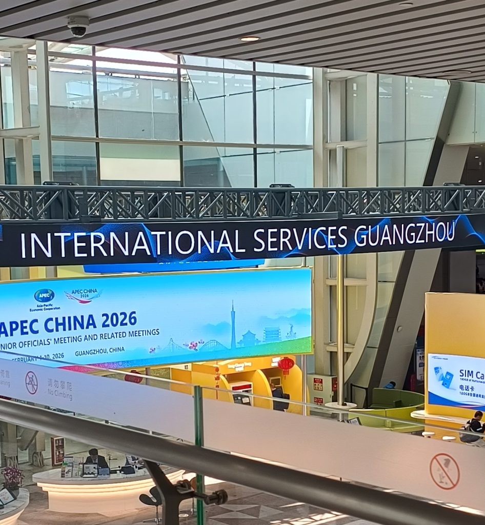 作品名：マフティーを探して(チョィネタバレ)<p>マフティーを探しに来ました。 コワンチョウには来ていない？ ＊たまたま出張でした。</p>
