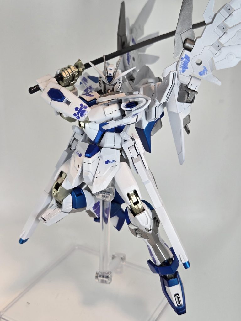 刀はマイフリのフツノミタマを使用。刀身はスーパーファインシルバーにクリアブラックを吹いてます。