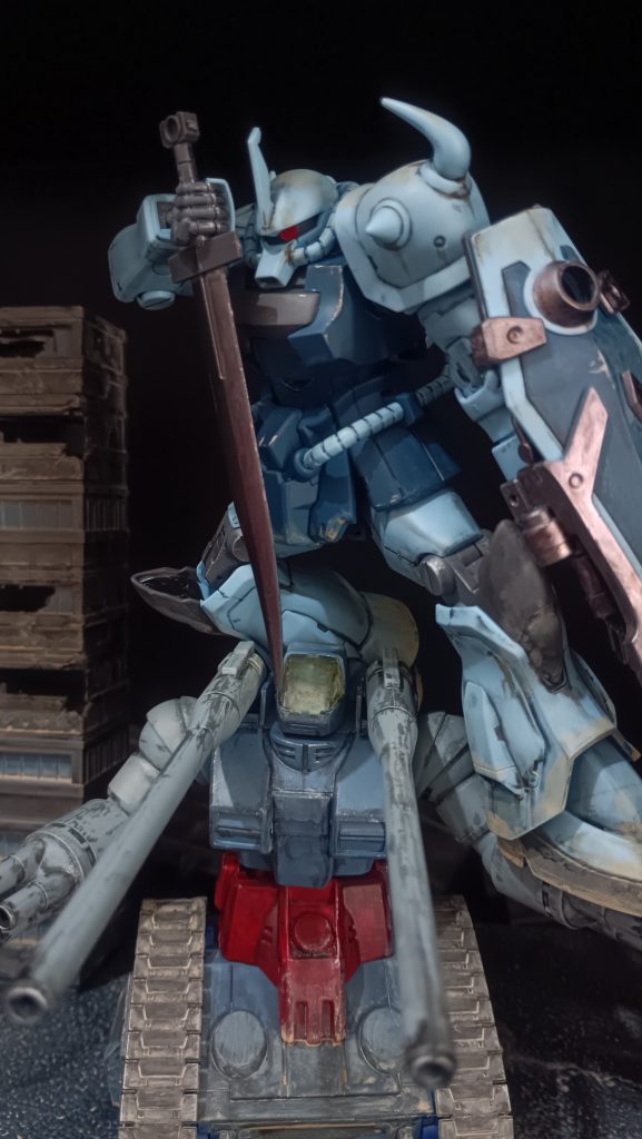 カレン機を手玉にとり、２機目のガンタンクへ取り付く、