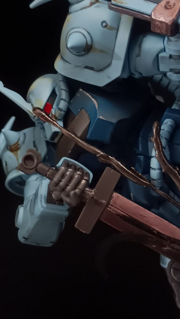 返り血をのごとくオイルを浴びるこのシーン痺れますレジンで作ったエフェクトオイルのネットリ感を狙いました。装甲の破片も散りばめてみました。&nbsp;