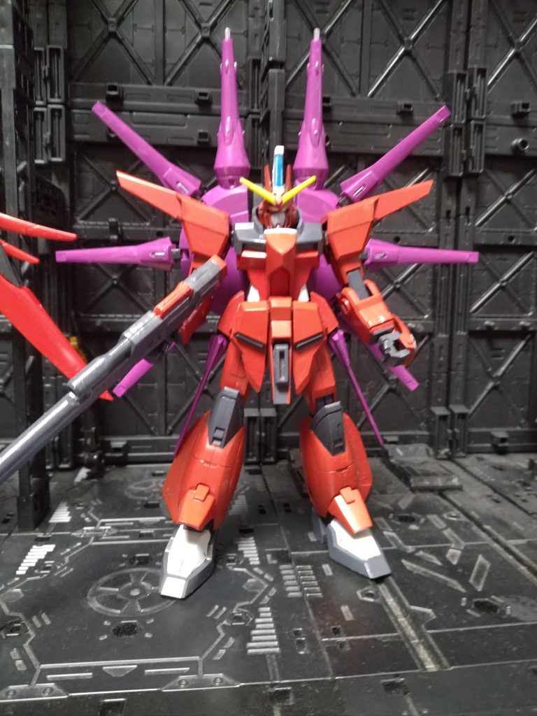 アスランが乗る前提で組んだレジェンドです😤😤カラーリングはセイバーからの流れで赤！ヘッドも指揮官用にチョイ改造、これで脱走するストーリーです