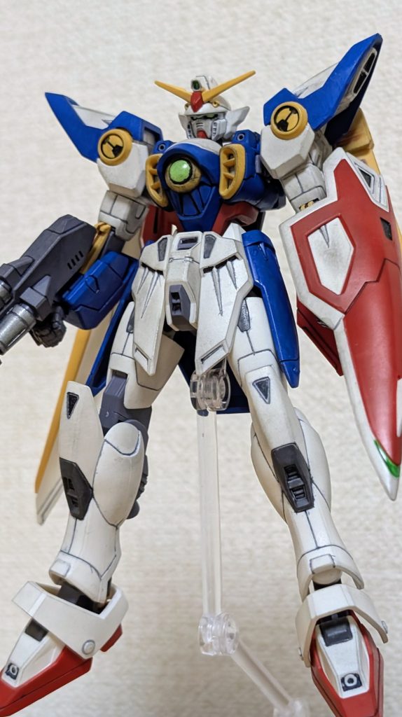 パステルシャドウまで終えた状態だと誤魔化されてる感じもありますが、マーカー塗装部分はまだらな感じでした。