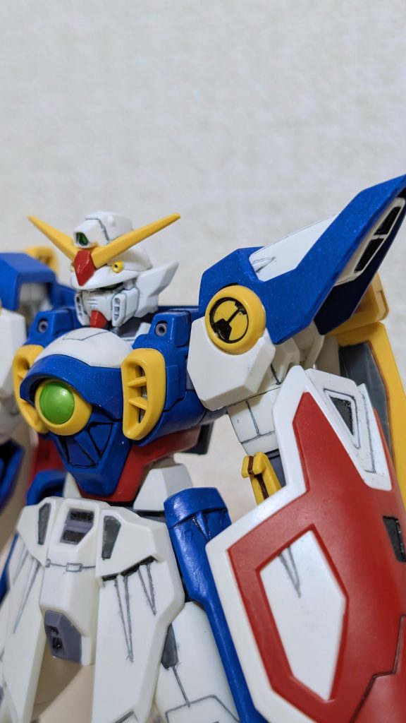 パステルシャドウ前の状態です。平らな部分ならマーカー直塗りでも意外と綺麗に塗れますが、凹凸が多い場所は素直に筆塗りした方が良さそうな感じでした。