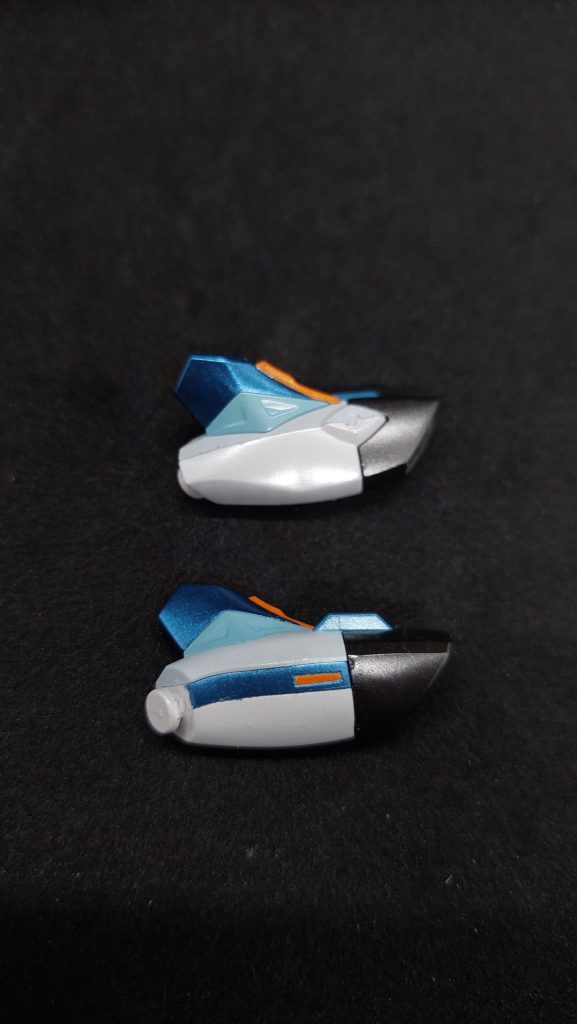 コアファイターの追加モールド鬼門だったなんかしっくり来なくてパテ盛ったり削ったり、そのあとパーツが壊れて請求して何度もやり直した結局うまくできなくて冬まで放置することになってしまったパーツも心も折れた難しく考えすぎた