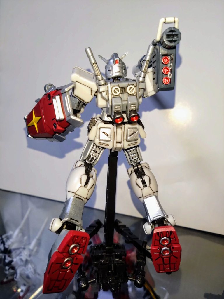 スミ入れはエナメル塗料のブラックです。