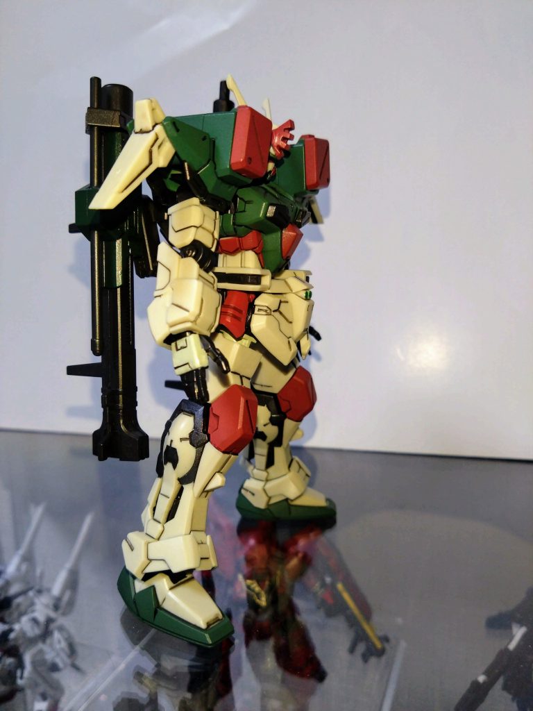 水性ホビーカラーはダックエッググリーン、イモータルジャスティスレッド、メタリックブラック、濃緑色(1)、黒鉄色、赤鉄色等を使用しました。