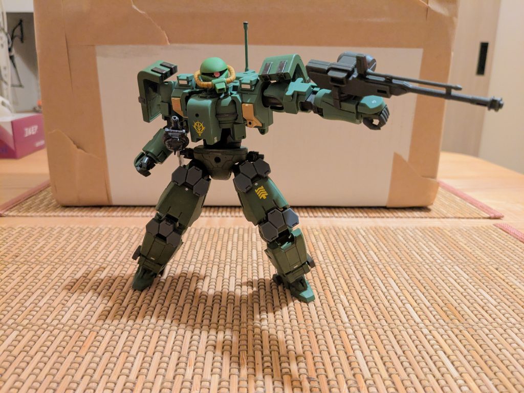 シタデルカラー筆塗り、ポイントにガンダムマーカーのガンメタルを使ってます。デカールは市販のものを適当に、艶消しマット処理で仕上げています。