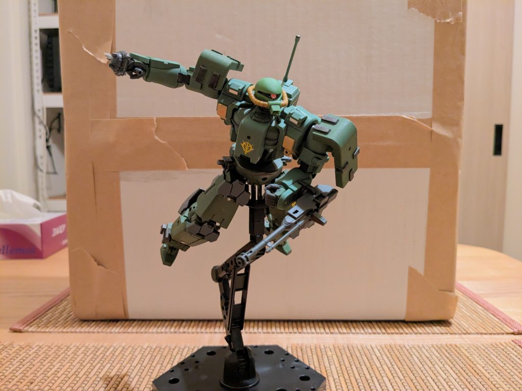 恥ずかしながら私は00をちゃんと見たことがないのですが、同作ではティエレン地上型のデザインが一番好きです。この作品を作った当時はガンプラを触り出して数ヶ月目でした。いつかティエレン地上型を数機買って、色々拡張してみたいなと思います。。。