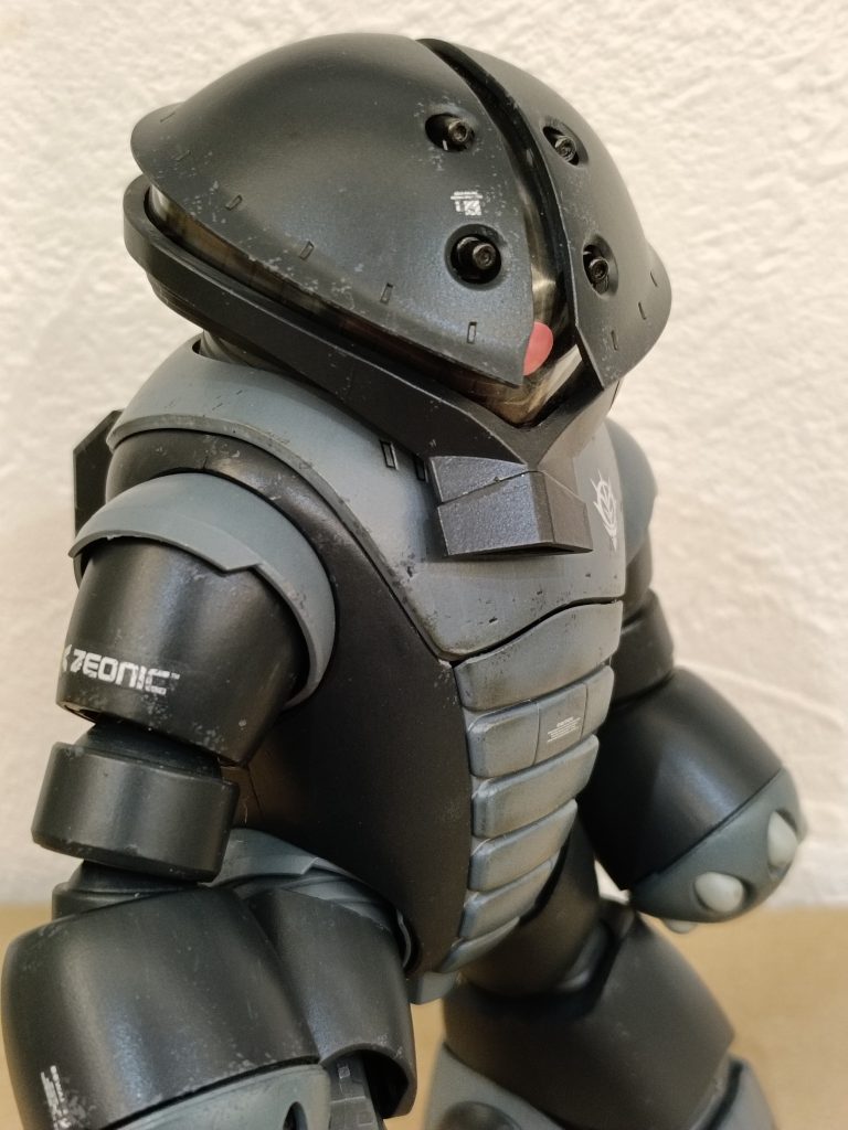 アッガイ、なんとかイケメンにしてあげたくてジオニックデカールでオシャレさせました。