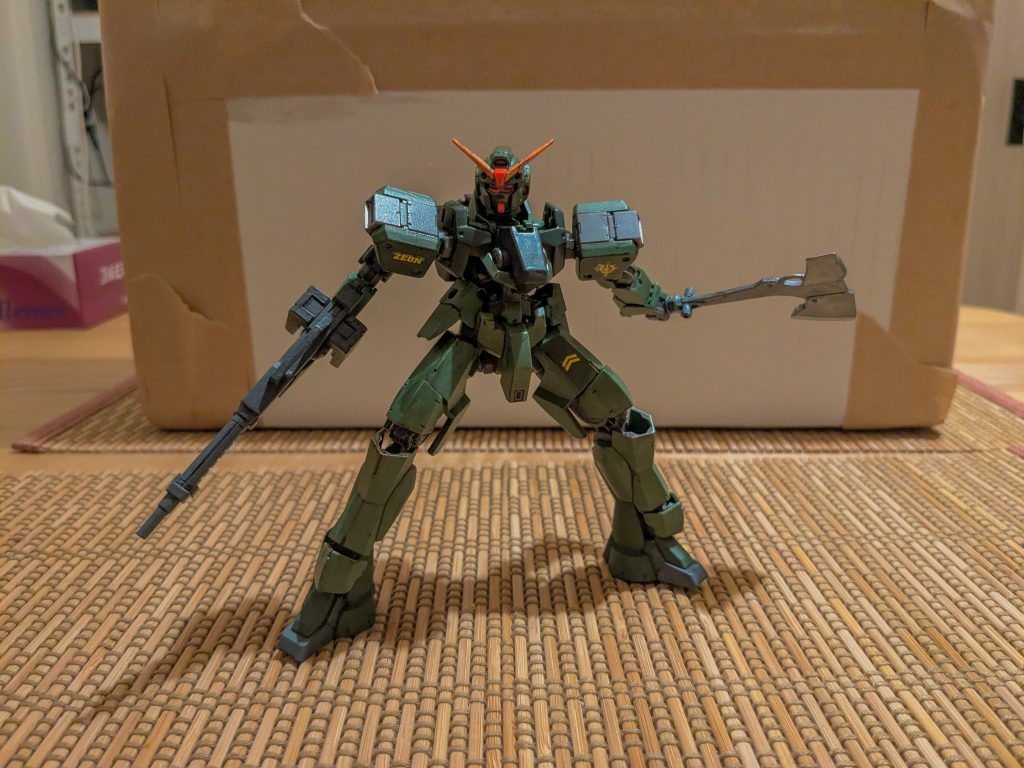 ザクII改 ヘビーコマンドー、Gレイズ、ランドマン・ロディと小隊を組んでいるイメージで作りました。いずれもアナザー作品の機体ベース、特に鉄血メインなのですが、デカールで(無理矢理)ジオン公国軍風のモビルスーツにしています。当時はあまり制作するうえでのこだわりが少ない時期でしたので、適当に作った感があります。近いうちに小隊制作はやり直したいです。