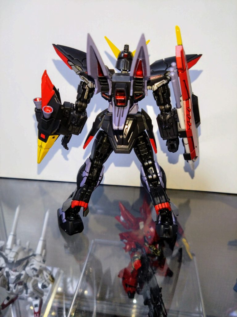 古いGフレームのふくらはぎに付いているピンは切り飛ばしました。