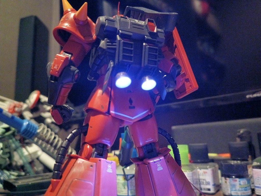 今回はマツナガ機のLEDとは逆にしてみました☝️