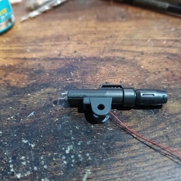 サイコザクのビニールパーツが届くまでザクキャノンを組みます😅💦実弾系機体ですがビーム兵器設定で組込みます😅💦💦額、後頭部のセンサーにはブルーを👍‼️（3枚目）