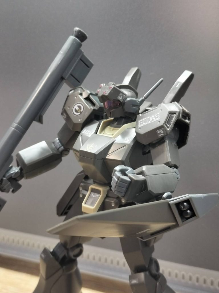 シールドもギリ保持できてます腕の合わせ目はあえて段落ちっぽくしあげてます