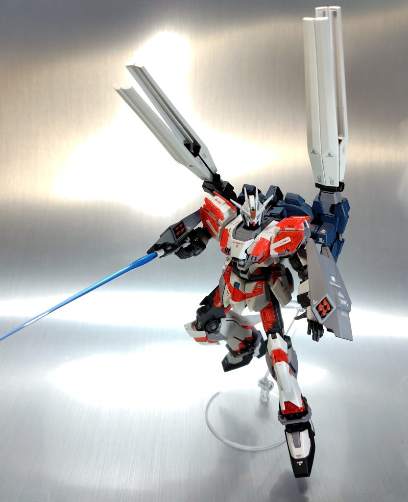 シールド先端武装取り外した所にサーベル装着もできます。これだけでもスッキリしてていいかも。