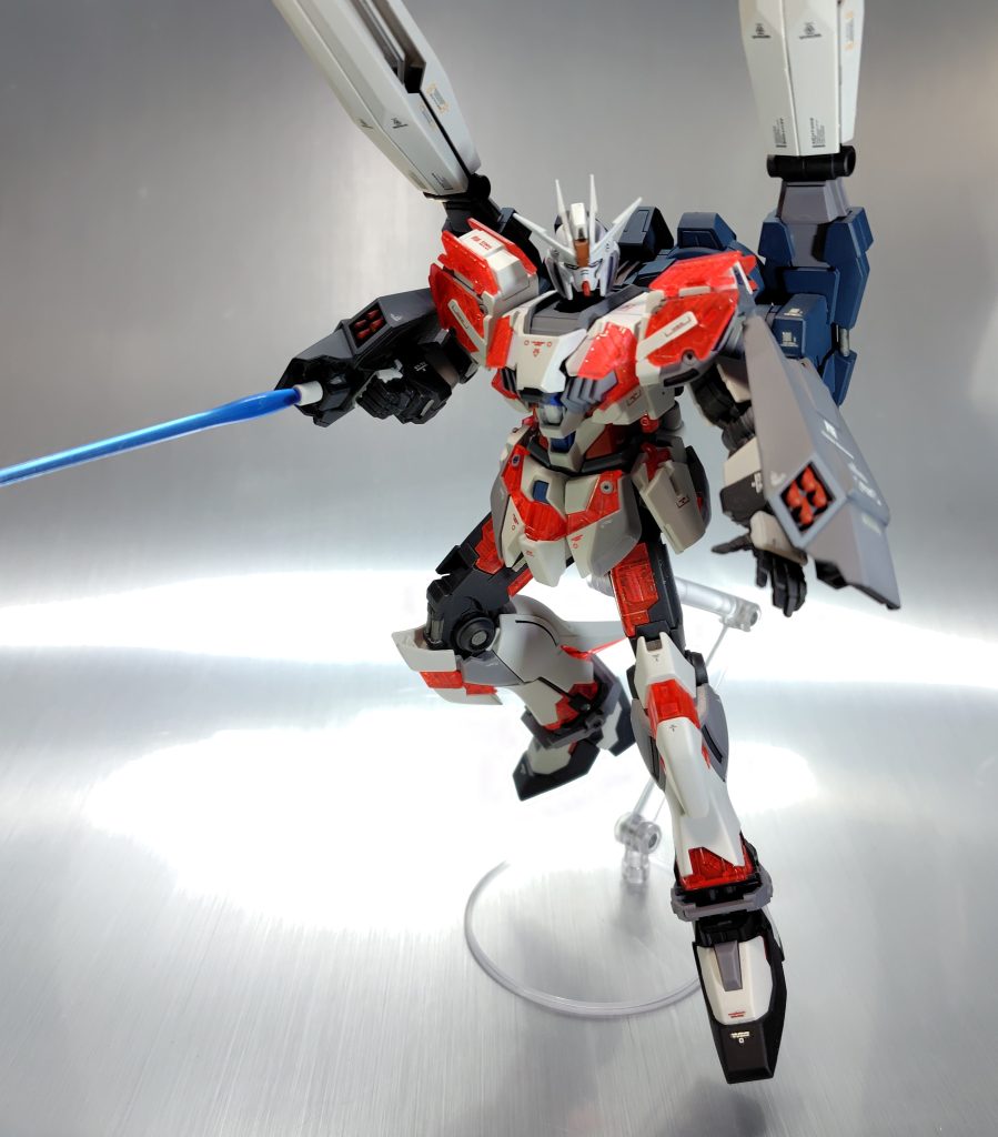 取ってつけた感と言うかホントに貼り付けました状態のサイコフレームが私的に結構好きです。それにB装備のシールド２枚持ち武装も好きでして今回めでたくガッチャンコ出来ました。でもシールドの形状についてはGフレーム品所持してますがそちらの方が全体の纏りバランスが良いですね。