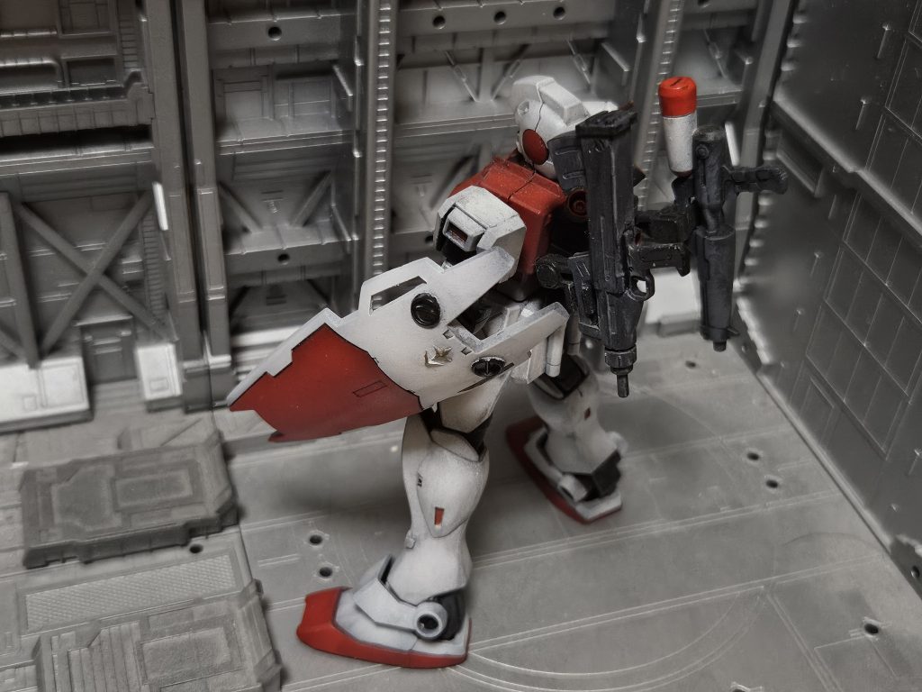 ビームガンとジムライフル背負った