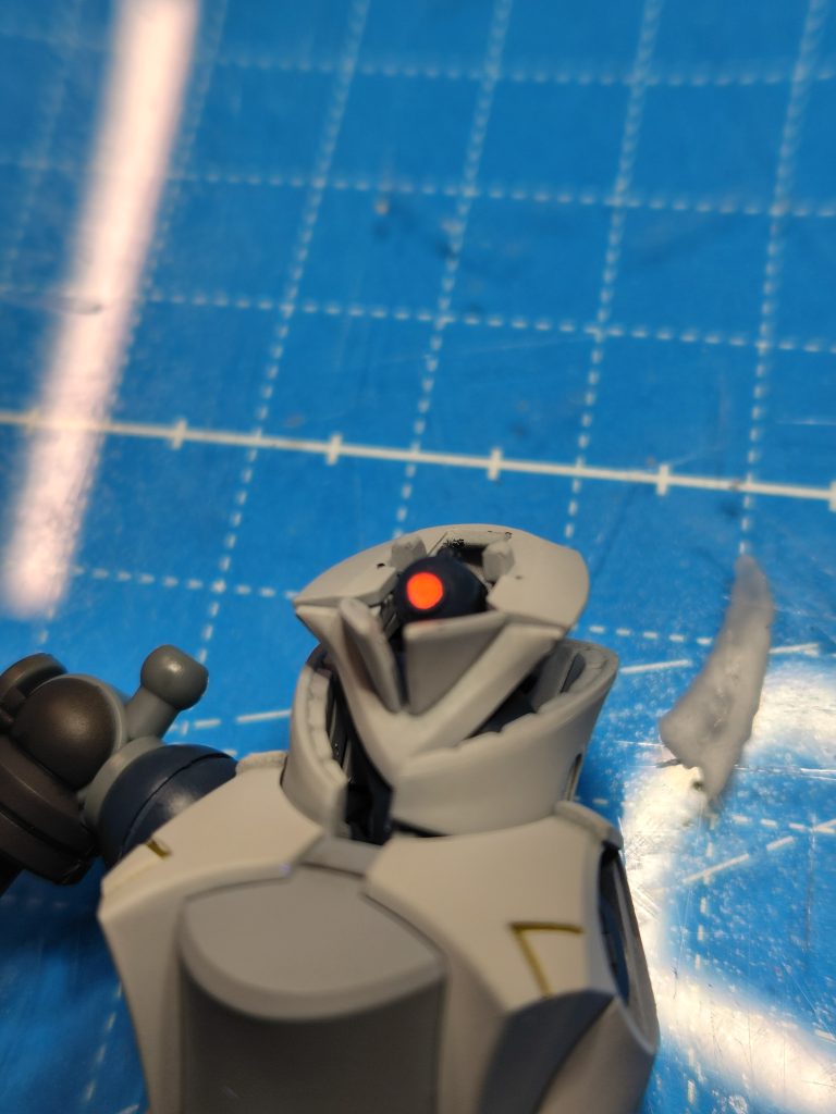 ブラックライトで発光します。