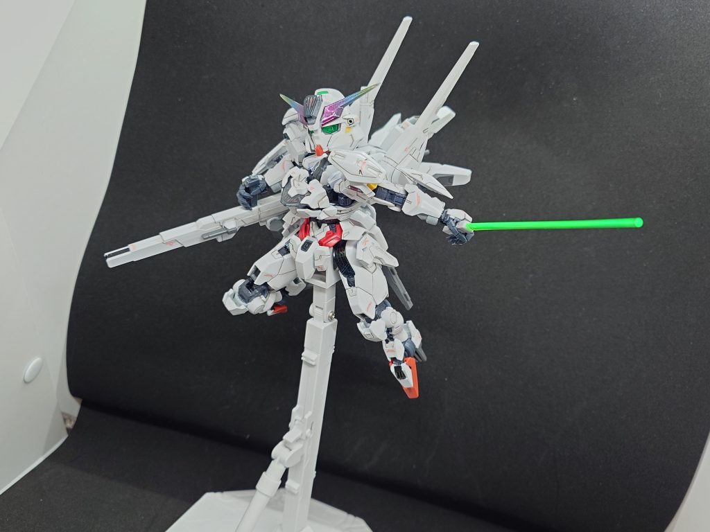 ビームサーベルを抜刀。緑なのは許してね！