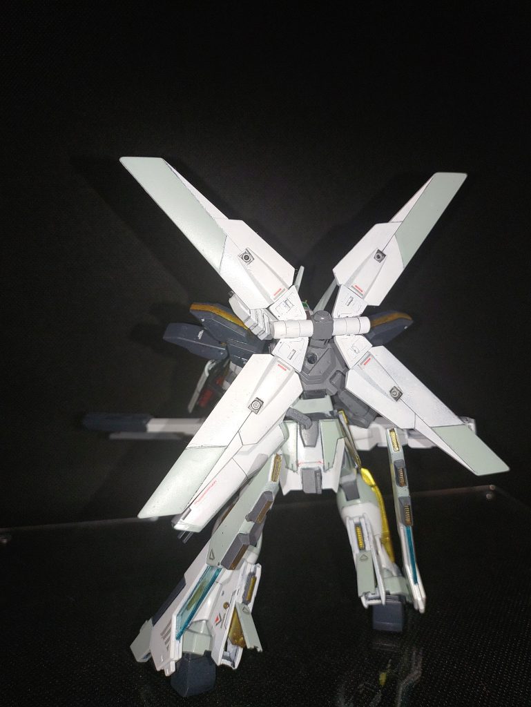 シールドライフルビットは後腰アーマーにアタッチメント、足部にネオジム磁石で固定しています。