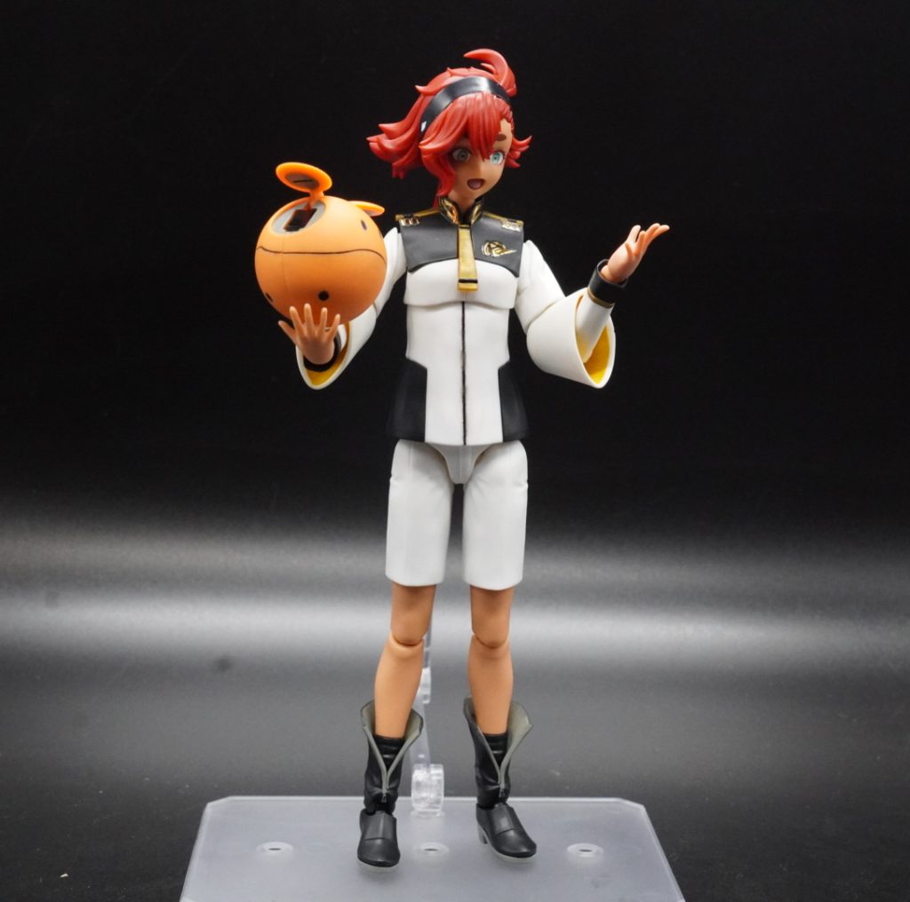 シールは使用せずに、水性ホビーカラーで、筆塗り部分塗装です。