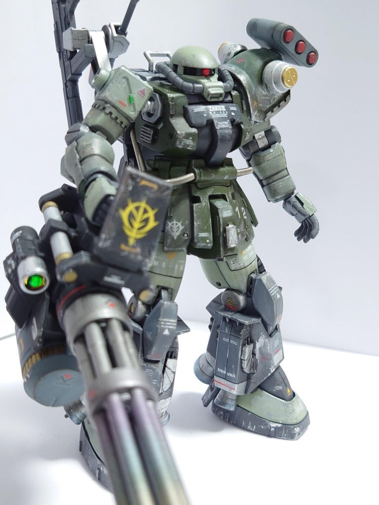 ジオン残党が後期型ザクを高機動型のパーツで強化改修した機体。UC81年に後期型ザクの残存機をベースに改修され、デラーズフリート決起の際にはコンペイトウ外縁の連邦MS部隊に牽制攻撃を行った。最期には残存艦隊と共に連邦艦隊へ突撃。中破しつつアクシズ艦隊に回収された。主兵装のジャイアントガトリングの運用を想定した推力強化が成されている。