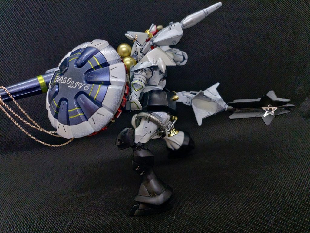 ゴツゴツ尻尾はHGIBOバルバトスのメイスを切ってボールジョイントで繋ぎました！五芒星はホイルシールの余白を切り貼りしてます。