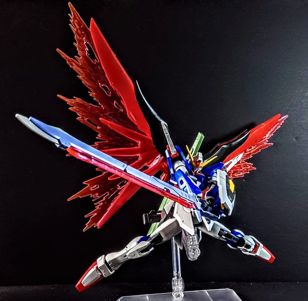 作品名：<p>HGCEデスティニー、素組みしました。 ツインアイの額のセンサーのみの軽い部分塗装ですが、それだけでもめっちゃカッコイイ。 可動域も広く、アロンダイトを構えたポージングもバッチリ決まります。 色褪せない名キットです。</p>
