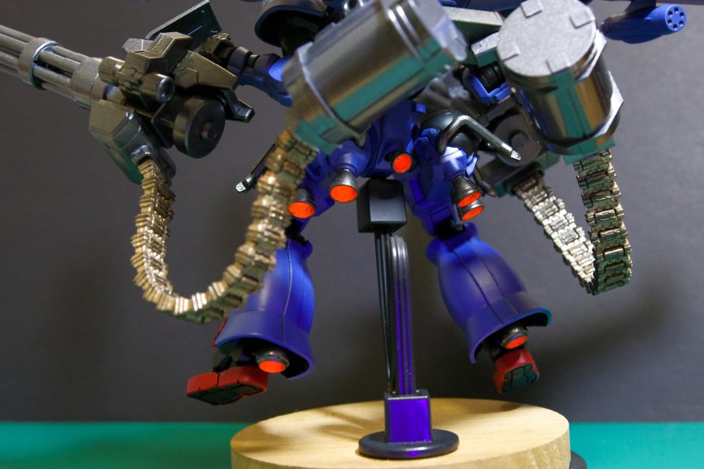 例のごとく、スラスターは発光塗装です。