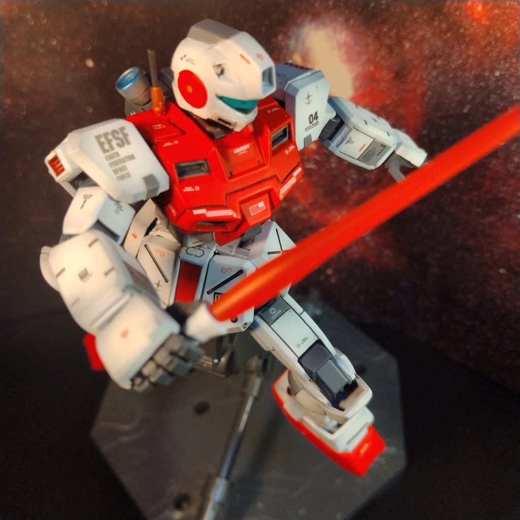 スジ彫り入れてからのグラデーション塗装です!😄