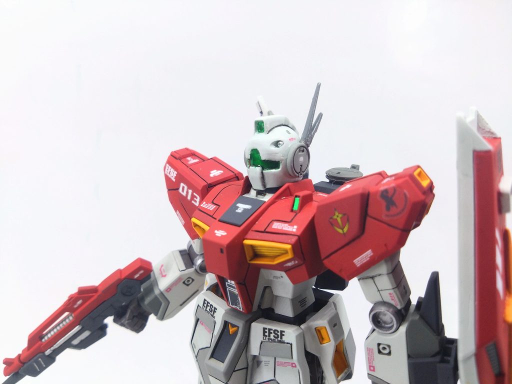 左肩にGQゲルググで使わなかった魔女のマーク。キル100の魔女。あの方に乗って頂く設定。スティグマ装備させれば良かったと、気づいた時は既に遅し…今後同じ事考えた人に託します(既にやってる方いたら申し訳ありません)。