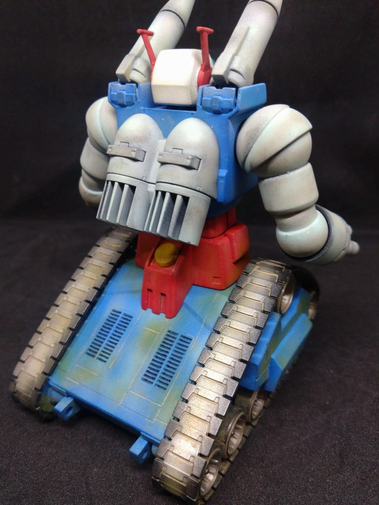 背面汚しについては機体下部はがっつり汚し、上部に行くにしたがい徐々に薄くなるよう意識しました。